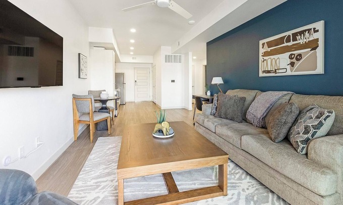 North Mountain Apartment | Landing | Modern 1BD, Gym, Pool