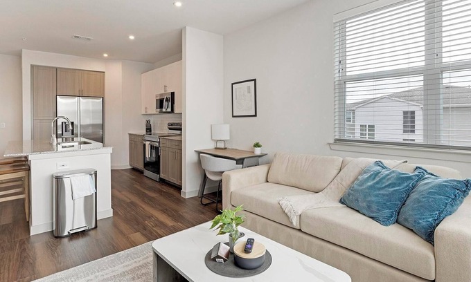 Fate Apartment | Landing | Modern 1BD, Gym, Clubhouse