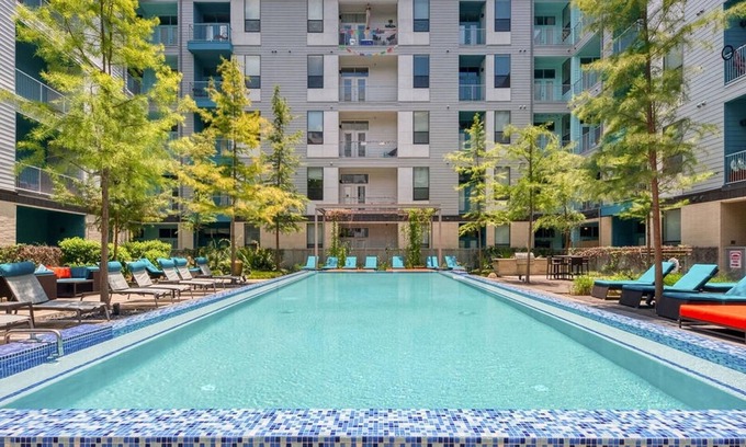 Downtown San Antonio Apartment | Landing | Modern 1BD, Rooftop Lounge, Clubhouse