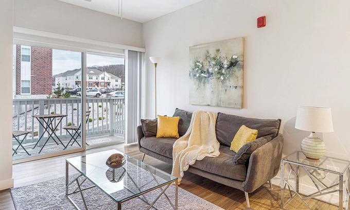 Willow Springs Apartment | Landing | Modern 2BD, Gym, Clubhouse