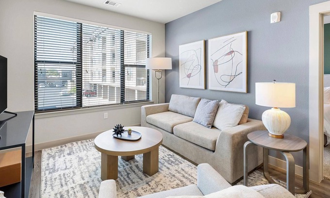 Inglewood Apartment | Landing | Modern 2BD, Rooftop Lounge