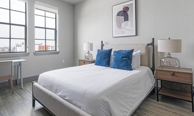 Washington Ave./ Memorial Park Apartment | Landing | Spectacular 1BD, Courtyard, Gym