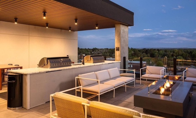 Englewood Apartment | Landing | Spectacular 2BD, Gym, Rooftop Lounge