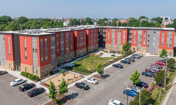 Richmond Apartment | Landing | Spectacular 2BD, Gym