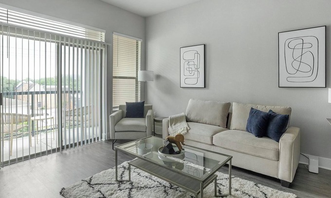 Nassau Bay Apartment | Landing | Spectacular 2BD, Gym, Pool
