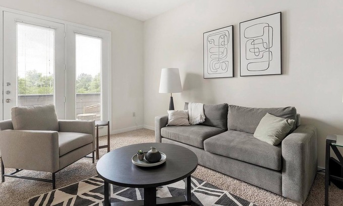 New Pathways Apartment | Landing | Spectacular 2BD, Gym, Pool