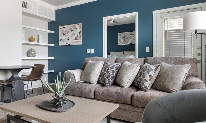 Pipers Meadow Apartment | Landing | Spectacular 1BD, Gym, Pool