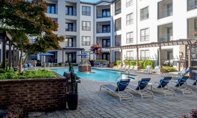 New Pathways Apartment | Landing | Stunning 1BD, Gym, Pool