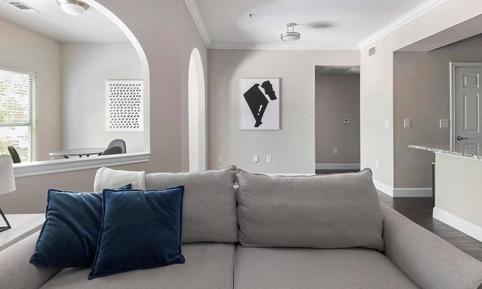 Richmond Apartment | Landing | Stunning 1BD, Pool, Clubhouse
