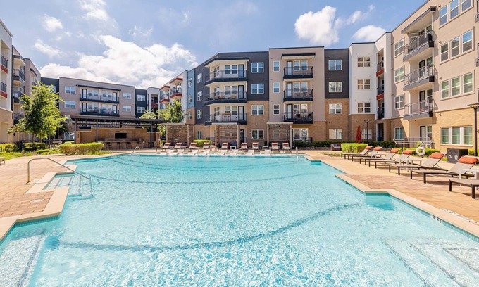 Montopolis Apartment | Landing | Stunning 1BD, Pool, Courtyard