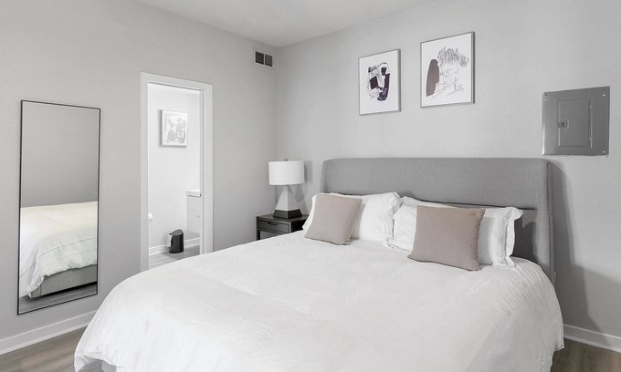 Fort Worth Apartment | Landing | Stunning 1BD, Gym, Pool