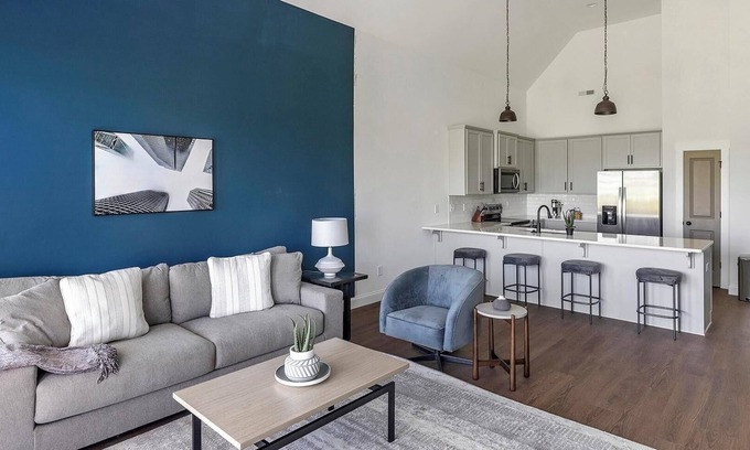 Athens Apartment | Landing | Stunning 2BD, Gym, Clubhouse