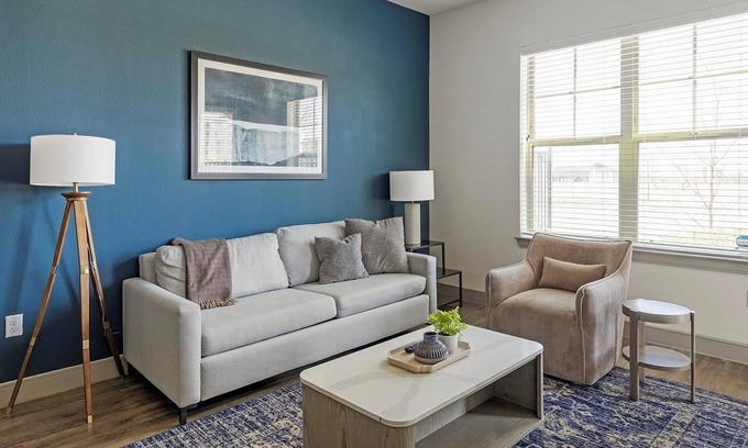 Denton Apartment | Landing | Stunning 2BD, Gym, Clubhouse