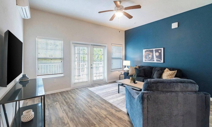 Charlotte Apartment | Landing | Stunning 2BD, Clubhouse, Gym