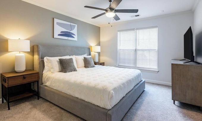 Wilmington Apartment | Landing | Stunning 2BD, Gym, Tennis Court