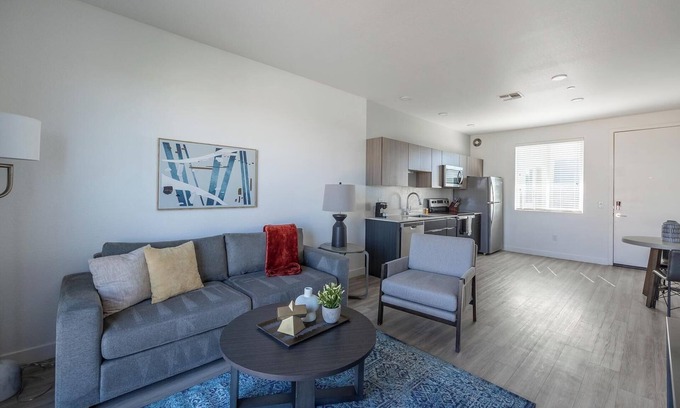 Goodyear Apartment | Landing | Stylish 1BD, Clubhouse, Courtyard