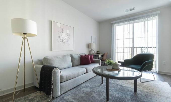 Charlotte Apartment | Landing | Stylish 1BD, Pool, Clubhouse