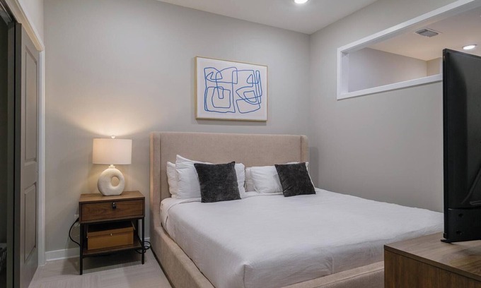Civil Rights Historic District Apartment | Landing | Stylish 1BD in Fountain Heights