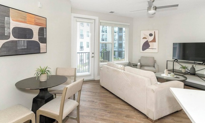 San Marco Apartment | Landing | Stylish 2BD, Gym, Clubhouse