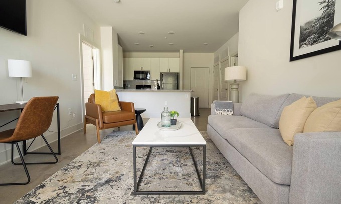 Charlotte Apartment | Landing | Stylish 2BD, Clubhouse, Gym