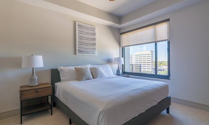 Houston Apartment | Landing | Stylish 2BD, Gym, Tennis Court