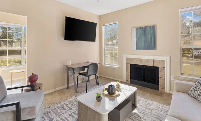 Germantown Apartment | Landing | Stylish 2BD, Gym, Tennis Court