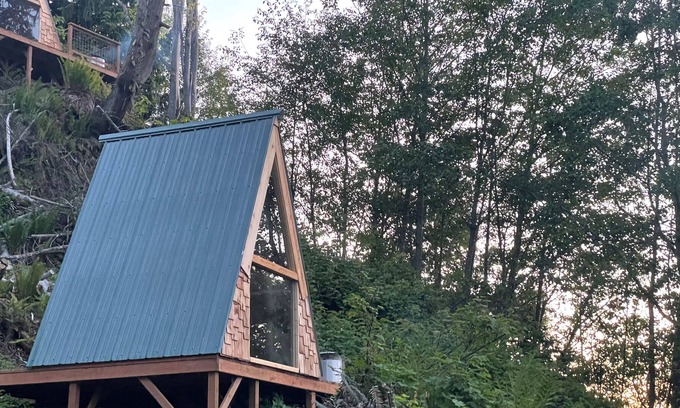 Port Angeles Cottage | Lands End A-Frame Shelter (T17)