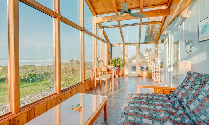 Gold Beach House | Lands End - Ocean Front w/Beach Path & Spa