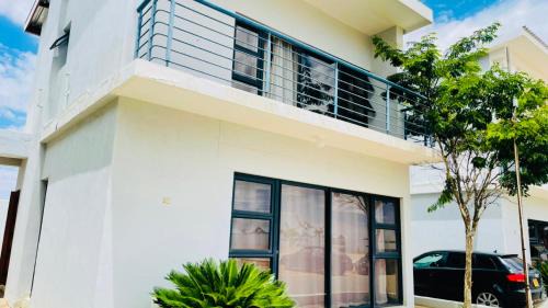 Windhoek Apartment | Landscape Court