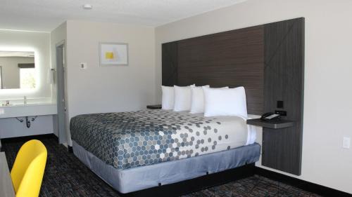 Fort Lawn Hotel | Landsford Inn