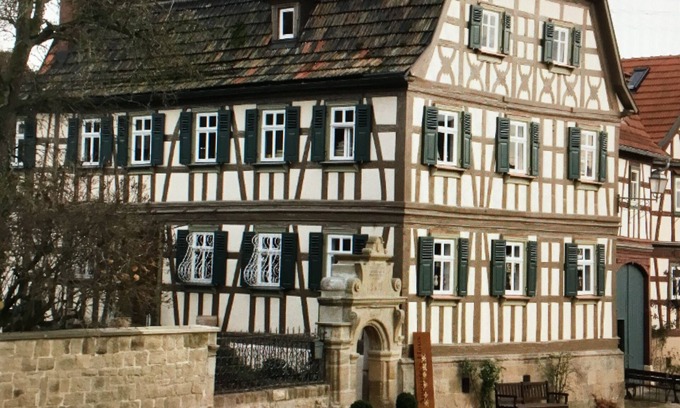 Koenigsberg in Bayern Villa | Landvilla mit Romantischem Garten