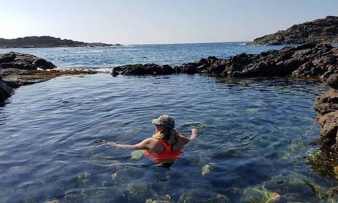 Mount Warrigal House | Landy's Holiday House: Between the lake and the Ocean