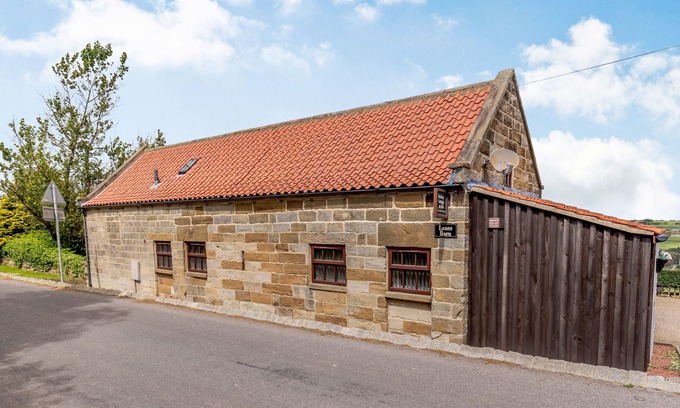 Glaisdale Cottage | LANES BARN, family friendly, character holiday cottage in Glaisdale