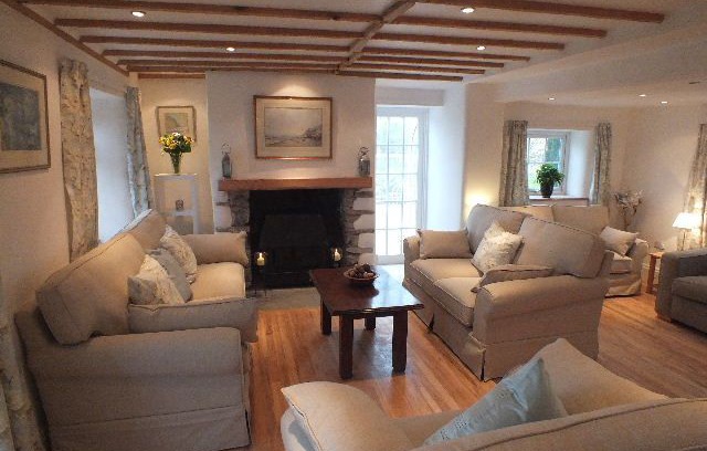 Langford House | Langford House - a house that sleeps 10 guests in 4 bedrooms