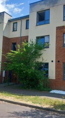 Bletchley Bed & Breakfast | Langham Lake House