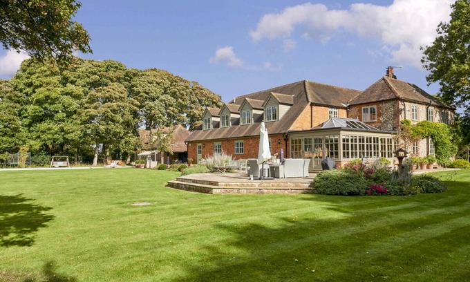 Turville Villa | Langley Park - Seven Bedroom Villa, Sleeps 13
