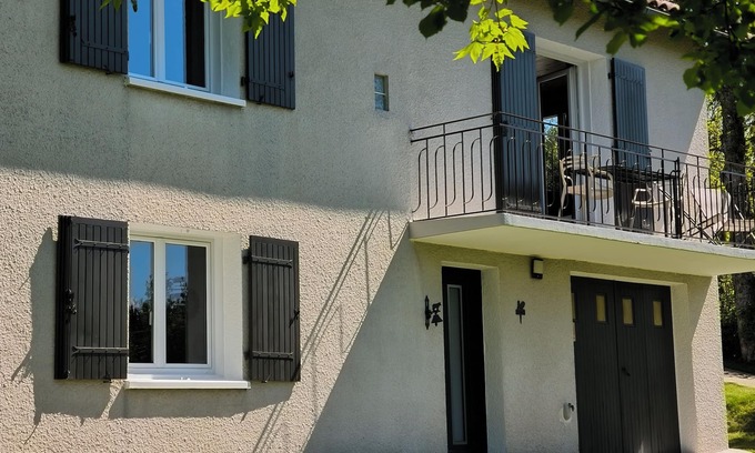Langogne House | LANGOGNE 5 minutes from Lake Naussac, 7-room holiday home with garden.