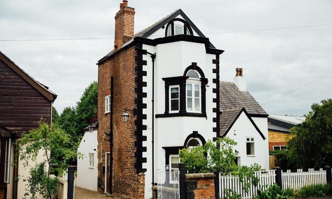 Leyland Apartment | Langs Hall