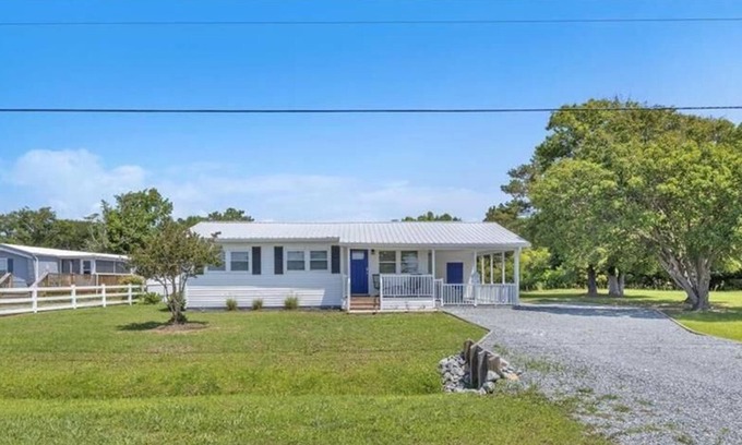 Holly Ridge House | Lanier's Escape | Dog Friendly | Perfect Getaway