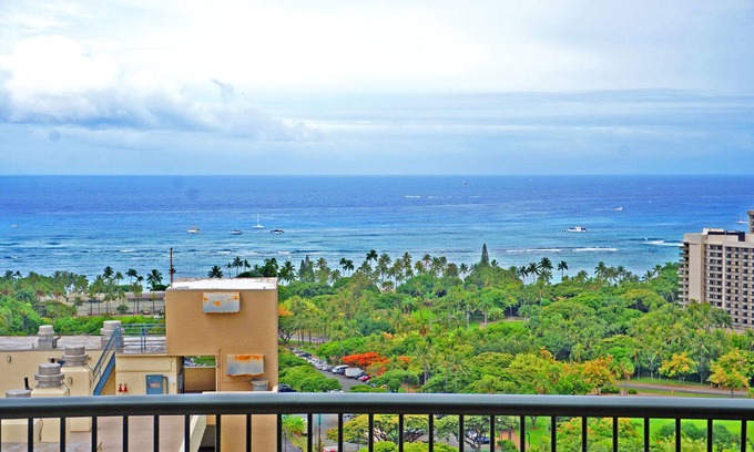 Waikiki Condo | Lanikea at Waikiki - Luxury 2BR Suite Ocean & Park View