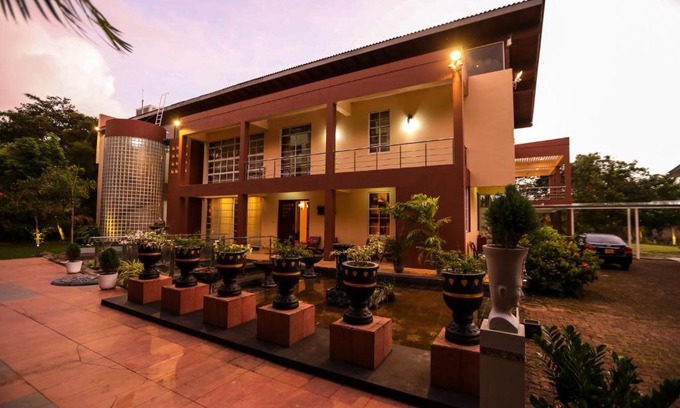 Piliyandala House | Lanka Lake Villa, Bolgoda