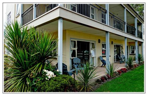 Reefton Hotel | Lantern Court Motel