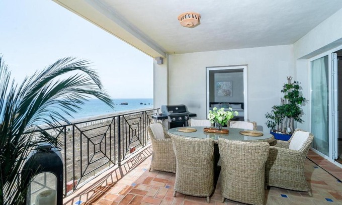 Bahia de Casares Apartment | LAP- 3 bed apartment on the beach. Families only