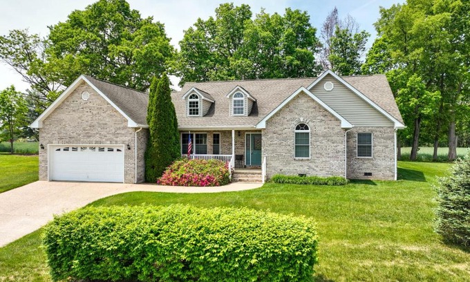 Elkton House | Laptop-Friendly Elkton Home with Central AandC!