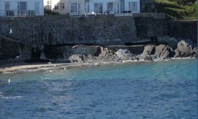 Portscatho House | Lapwing Waterside House with stunning sea views