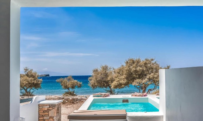 Kithnos House | Lareroom 4 Σπίτι μπροστά στην παραλία με μικρή πισίνα