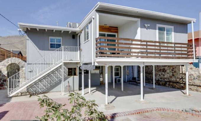 El Paso House | Large 1 bedroom with King Bed!