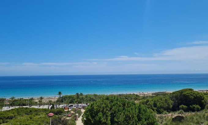 Els Arenals del Sol House | Large 160 m² terrace, pool, free Wi-Fi, and close to both the beach and Alicante