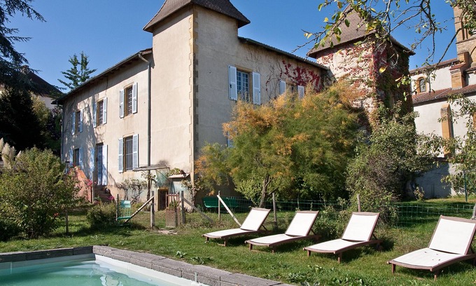 Melay House | Large 1777 residence in Burgundy, indoor and outdoor pools & sauna