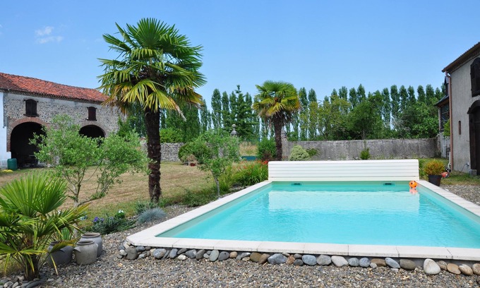 Liac House | Large 1790 typical house, renovated with pool, summer kitchen large garden